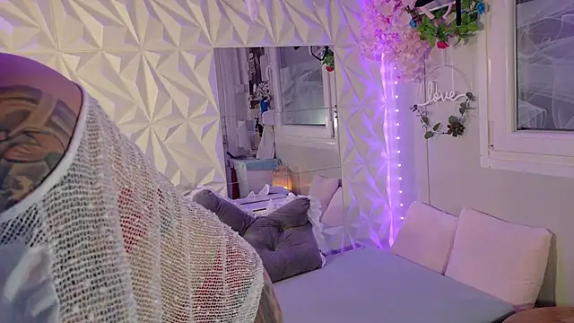 Tatjana Sue online show from 03/31/26, 06:10