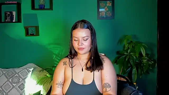 Snapshot of Anne_Babb chatting on 09/23/25, 01:12 Anne Babb online show from 09/23/25, 01:12