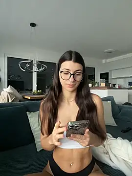 Wildberry  online show from 12/21/25, 08:16