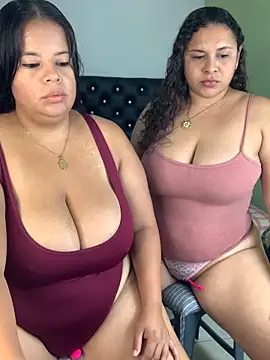 twocurvylatins online show from 06/05/26, 09:09