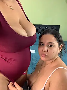 twocurvylatins online show from 11/22/25, 09:46