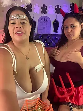 twocurvylatins online show from 10/31/25, 12:02