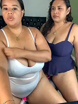 twocurvylatins online show from 05/31/26, 02:34