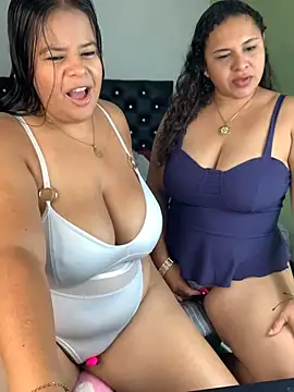 twocurvylatins online show from 07/04/26, 03:49