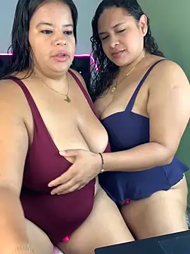 twocurvylatins online show from 05/15/26, 09:40