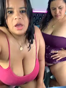 twocurvylatins online show from 02/22/26, 12:13