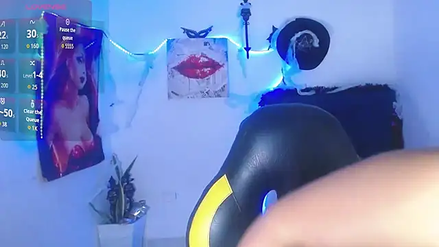 Snapshot of Charlotte_mh chatting on 10/14/25, 12:50 Charlotte mh online show from 10/14/25, 12:50