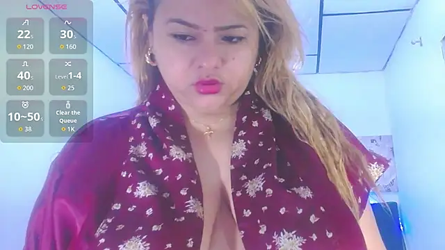 Snapshot of Charlotte_mh chatting on 11/15/25, 06:39 Charlotte mh online show from 11/15/25, 06:39