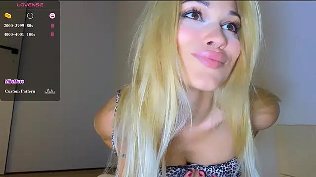 Snapshot of StephanyLuxe chatting on 07/01/26, 01:39 StephanyLuxe online show from 07/01/26, 01:39