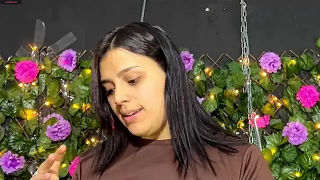Snapshot of Sweett_Mollyy chatting on 05/21/26, 09:45 Sweett Mollyy online show from 05/21/26, 09:45