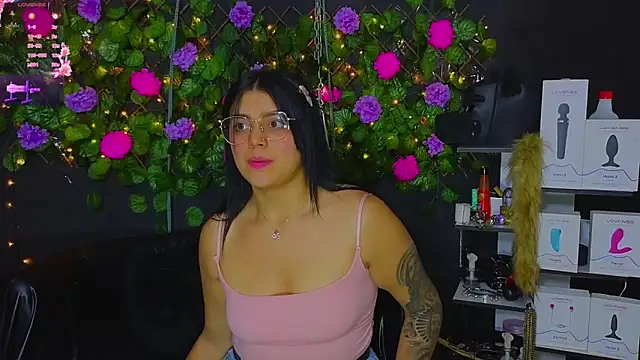 Snapshot of Sweett_Mollyy chatting on 05/03/26, 12:27 Sweett Mollyy online show from 05/03/26, 12:27