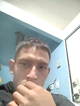 Snapshot of Leonul chatting on 10/16/25, 03:48 Leonul online show from 10/16/25, 03:48