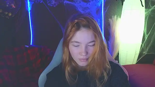 Snapshot of erikabrian chatting on 11/02/25, 02:05 erikabrian online show from 11/02/25, 02:05