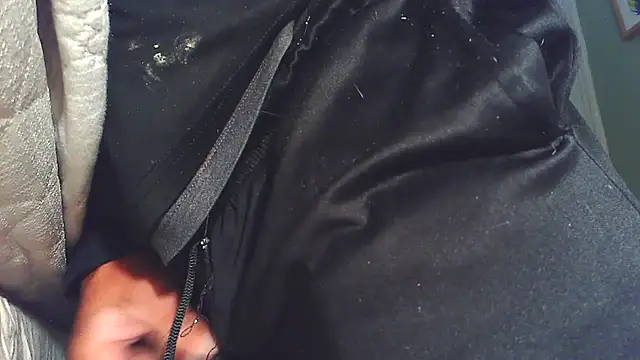 Snapshot of pipeload1275 chatting on 11/11/25, 04:18 pipeload1275 online show from 11/11/25, 04:18