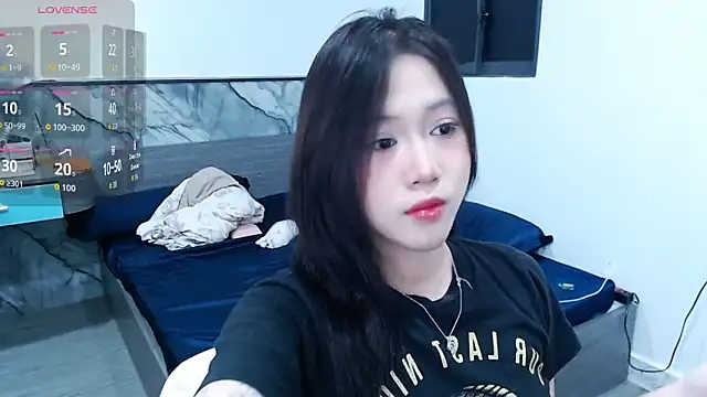 Lin SiYee online show from 11/28/25, 10:48