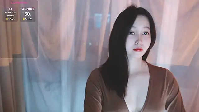 Lin SiYee online show from 10/16/25, 10:23