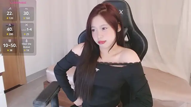 Lin SiYee online show from 03/18/25, 04:29