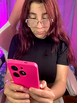 Fernanda   online show from 10/17/25, 10:33