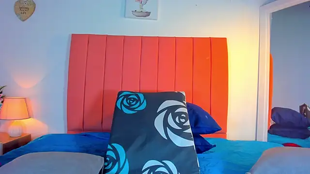 valen rose0 online show from 10/01/25, 12:09