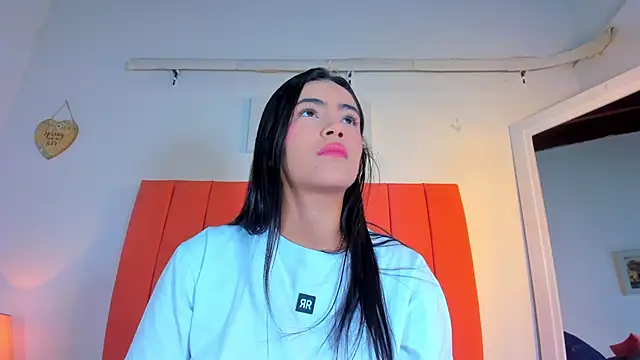 Snapshot of valen_rose0 chatting on 11/28/25, 12:16 valen rose0 online show from 11/28/25, 12:16