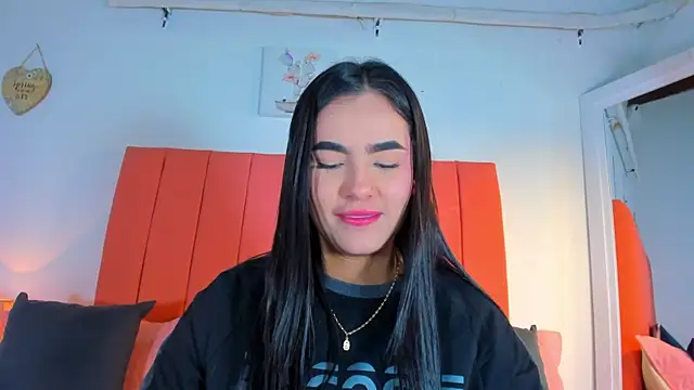 valen rose0 online show from 09/15/25, 12:16