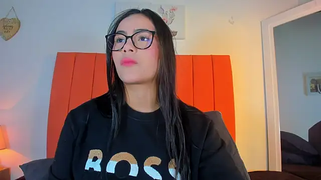 Snapshot of valen_rose0 chatting on 12/16/25, 12:09 valen rose0 online show from 12/16/25, 12:09