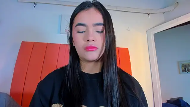 Snapshot of valen_rose0 chatting on 11/19/25, 12:16 valen rose0 online show from 11/19/25, 12:16