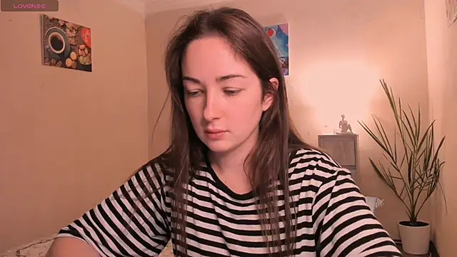 Snapshot of cClandesTina chatting on 10/14/25, 03:56 cClandesTina online show from 10/14/25, 03:56