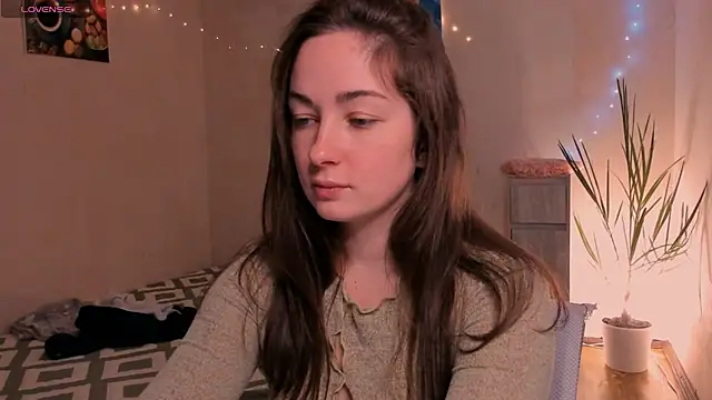 cClandesTina online show from 11/16/25, 09:41