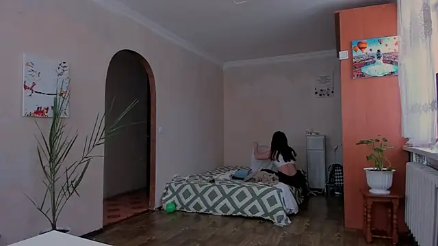 cClandesTina online show from 06/26/26, 10:54