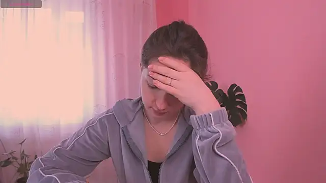 Snapshot of cClandesTina chatting on 03/17/25, 12:04 cClandesTina online show from 03/17/25, 12:04