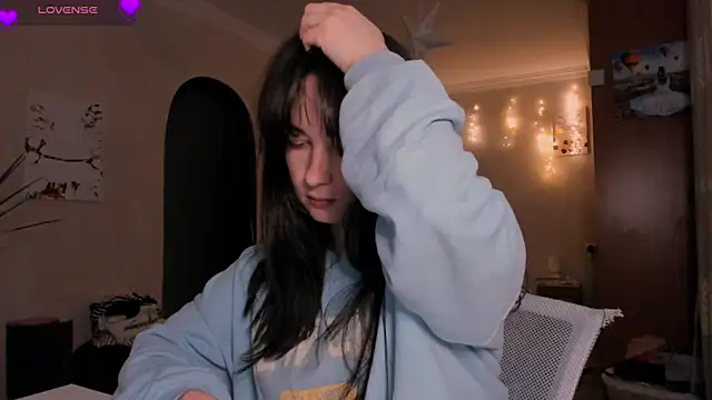 cClandesTina online show from 03/28/26, 10:11