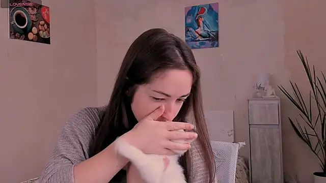 Snapshot of cClandesTina chatting on 10/16/25, 09:28 cClandesTina online show from 10/16/25, 09:28