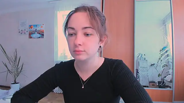 Snapshot of cClandesTina chatting on 09/18/25, 11:02 cClandesTina online show from 09/18/25, 11:02