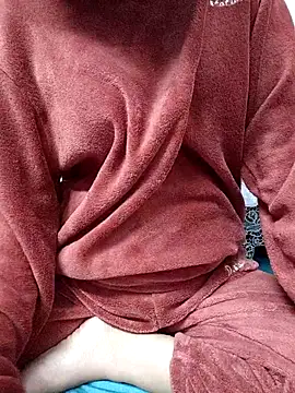 Snapshot of Haralushiaaa chatting on 12/20/25, 04:04 Haralushiaaa online show from 12/20/25, 04:04