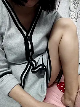 Snapshot of Haralushiaaa chatting on 12/23/25, 09:52 Haralushiaaa online show from 12/23/25, 09:52