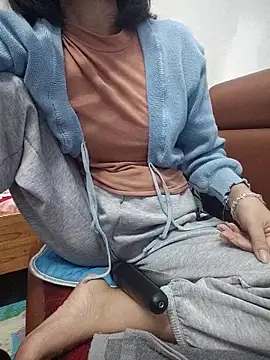 Snapshot of Haralushiaaa chatting on 02/02/26, 04:00 Haralushiaaa online show from 02/02/26, 04:00