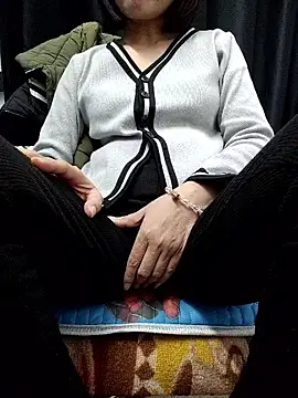 Snapshot of Haralushiaaa chatting on 01/08/26, 12:33 Haralushiaaa online show from 01/08/26, 12:33