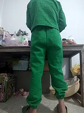 Snapshot of Haralushiaaa chatting on 02/22/26, 10:39 Haralushiaaa online show from 02/22/26, 10:39