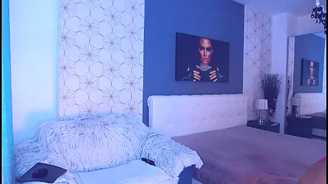 Snapshot of MaryMatiss chatting on 11/23/25, 08:24 MaryMatiss online show from 11/23/25, 08:24