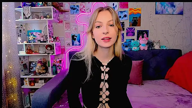 Snapshot of Maria_Hunt chatting on 02/27/25, 04:24 Maria Hunt online show from 02/27/25, 04:24