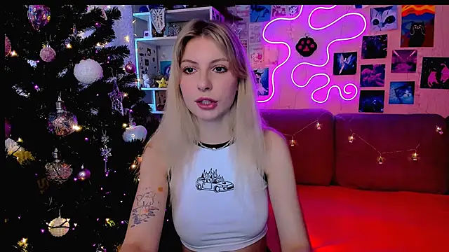 Snapshot of Maria_Hunt chatting on 12/30/24, 03:58 Maria Hunt online show from 12/30/24, 03:58