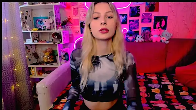 Snapshot of Maria_Hunt chatting on 01/18/25, 03:53 Maria Hunt online show from 01/18/25, 03:53