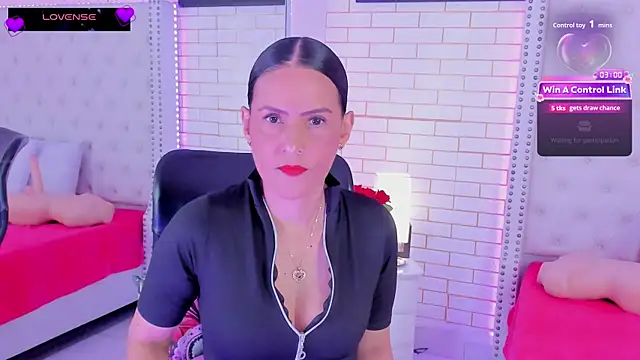 Snapshot of Coco_Balenciaga_ chatting on 06/17/26, 11:53 Coco Balenciaga online show from 06/17/26, 11:53