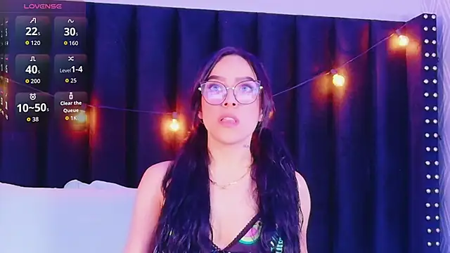 littleebluee online show from 10/21/25, 03:06