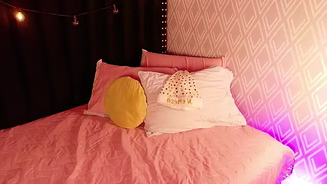 littleebluee online show from 12/05/25, 03:05