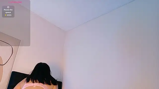 Snapshot of littleebluee chatting on 07/10/26, 07:58 littleebluee online show from 07/10/26, 07:58