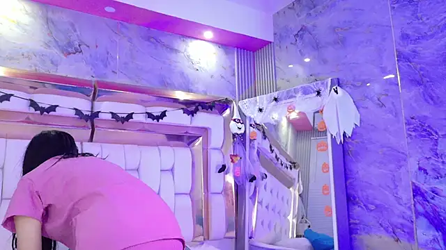 littleebluee online show from 10/28/25, 03:07