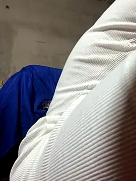 Pretty Isadora online show from 11/06/25, 01:09