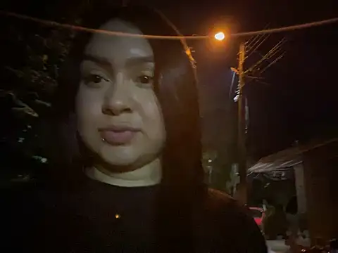 Snapshot of Pretty_Isadora chatting on 02/18/25, 11:41 Pretty Isadora online show from 02/18/25, 11:41